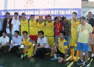 Sôi nổi vòng chung kết giải bóng đá người Việt Nam tại Cộng hòa Cezch - ảnh 1